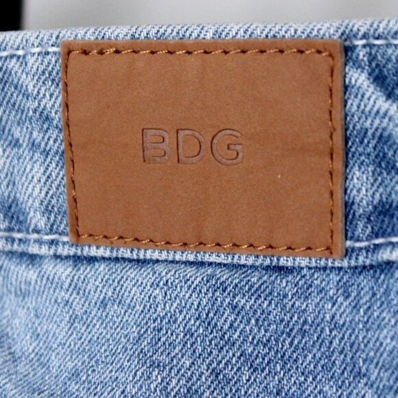 BDG High Rise Erin 5 Pocket Shortie Light Blue Denim Shorts Size 27w - Picture 13 of 14